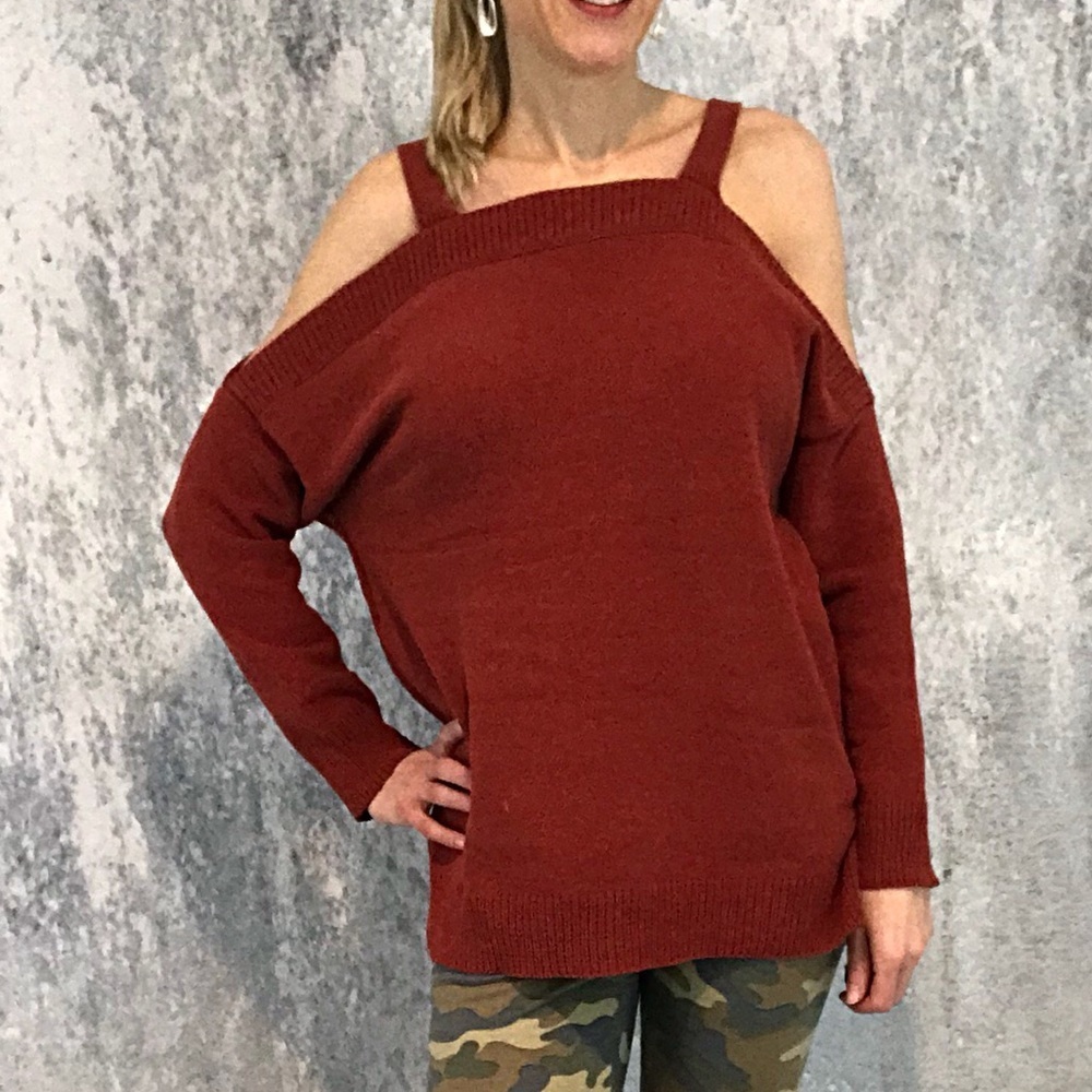 Rust cold shoulder sweater - Picture 7 of 8
